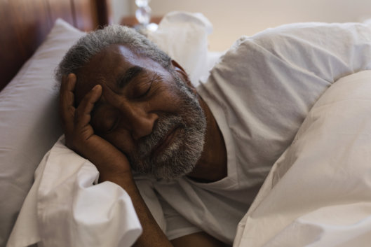  Tips to Help an Elderly Person Sleep Well